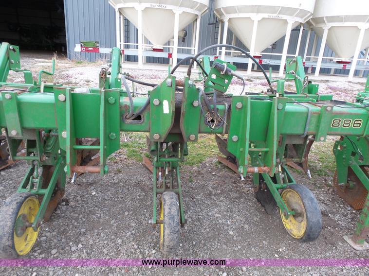 image for item L3740 John Deere 886 row cultivator