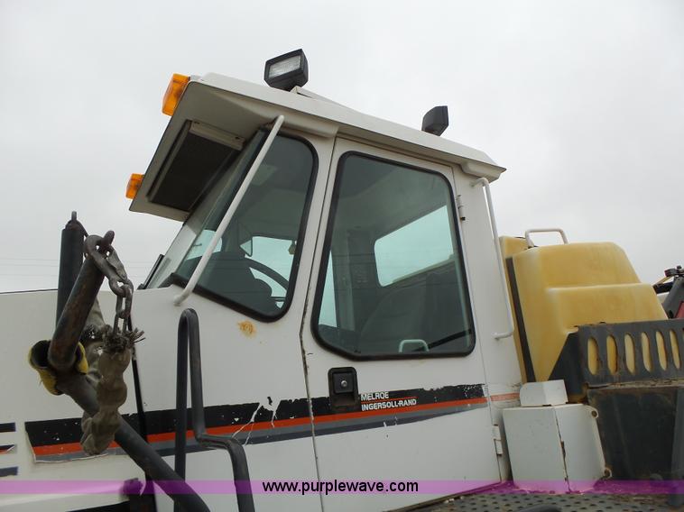 image for item L4246 1998 SpraCoupe 3440 self-propelled sprayer