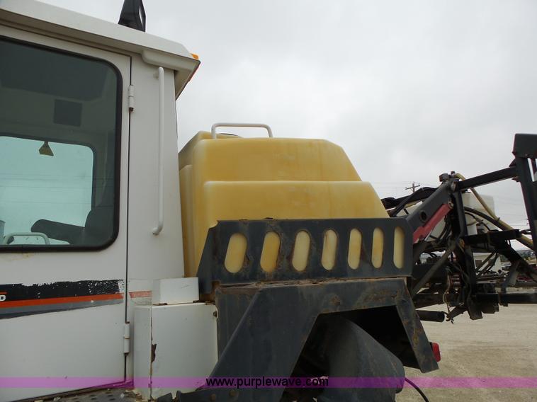 image for item L4246 1998 SpraCoupe 3440 self-propelled sprayer