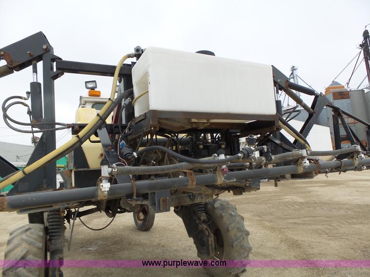 image for item L4246 1998 SpraCoupe 3440 self-propelled sprayer
