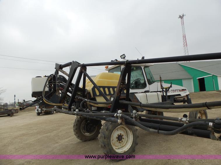 image for item L4246 1998 SpraCoupe 3440 self-propelled sprayer