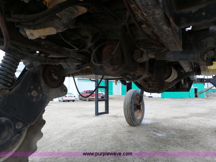 image for item L4246 1998 SpraCoupe 3440 self-propelled sprayer