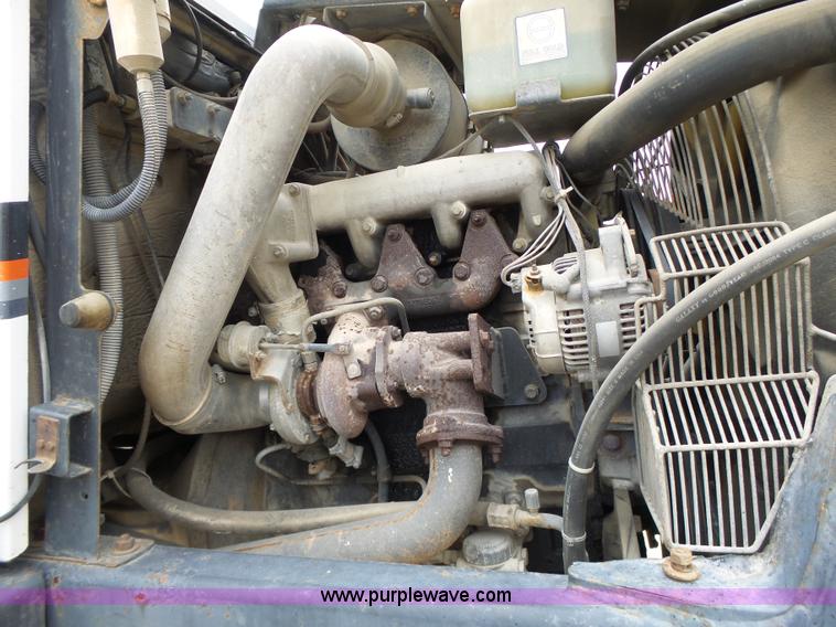 image for item L4246 1998 SpraCoupe 3440 self-propelled sprayer