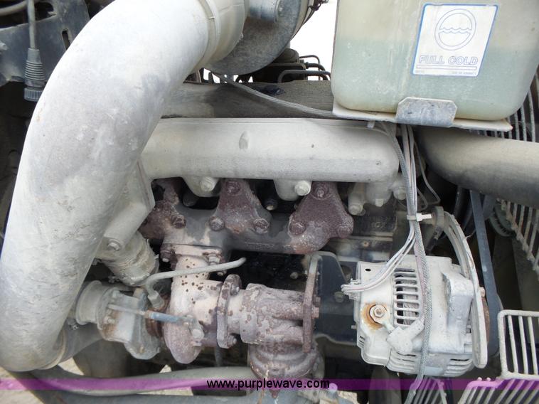 image for item L4246 1998 SpraCoupe 3440 self-propelled sprayer