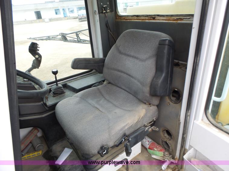 image for item L4246 1998 SpraCoupe 3440 self-propelled sprayer