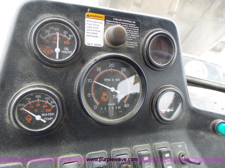 image for item L4246 1998 SpraCoupe 3440 self-propelled sprayer