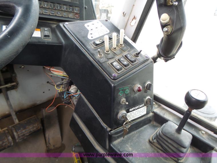 image for item L4246 1998 SpraCoupe 3440 self-propelled sprayer