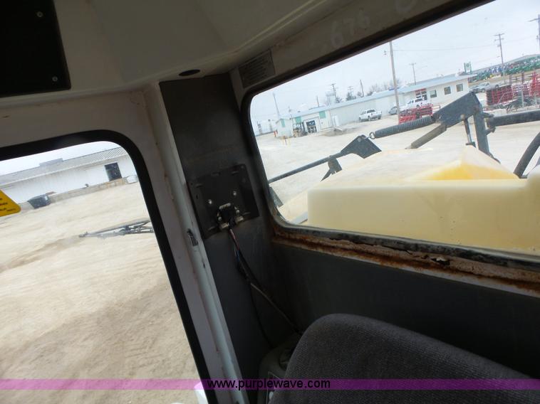 image for item L4246 1998 SpraCoupe 3440 self-propelled sprayer