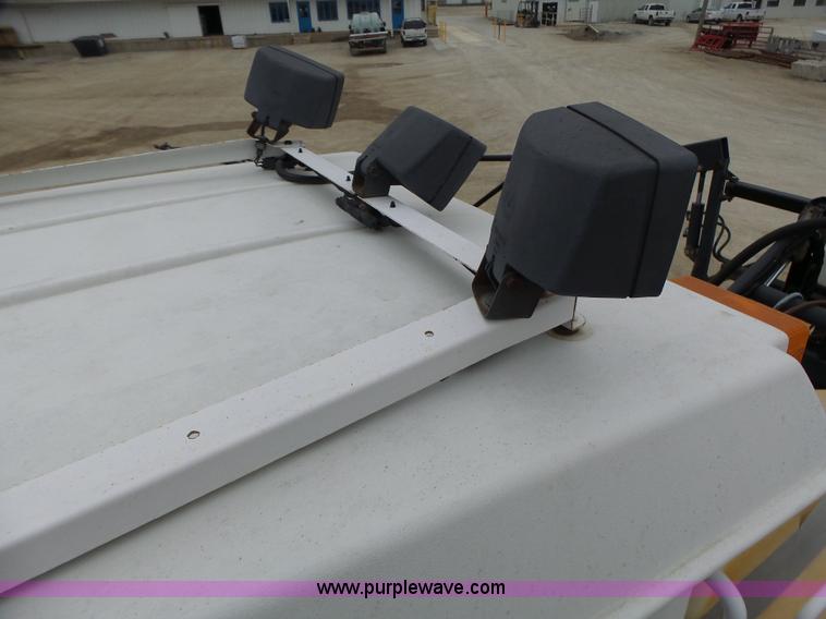 image for item L4246 1998 SpraCoupe 3440 self-propelled sprayer