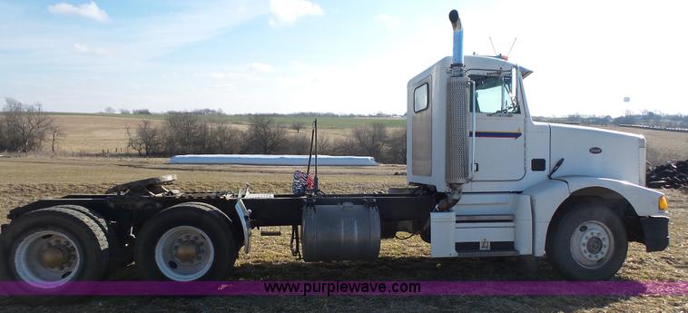 image for item L4773 1988 Peterbilt 377 semi truck
