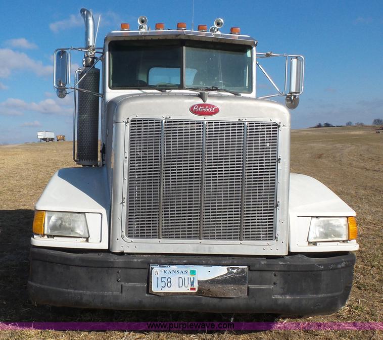 image for item L4773 1988 Peterbilt 377 semi truck