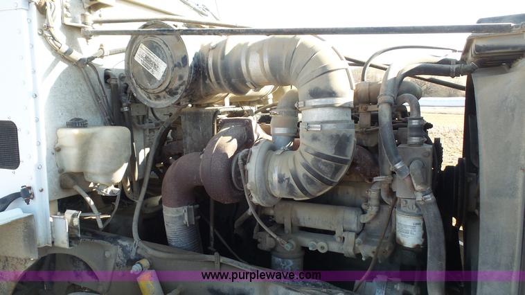 image for item L4773 1988 Peterbilt 377 semi truck