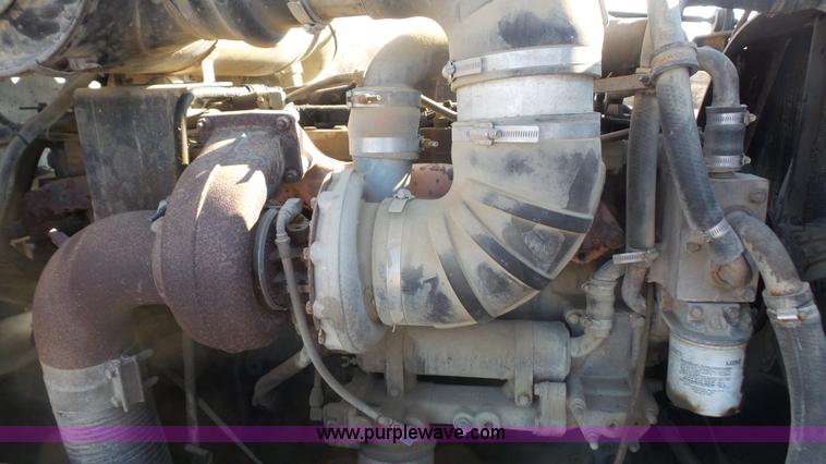 image for item L4773 1988 Peterbilt 377 semi truck