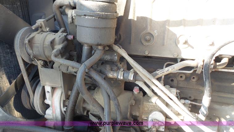 image for item L4773 1988 Peterbilt 377 semi truck