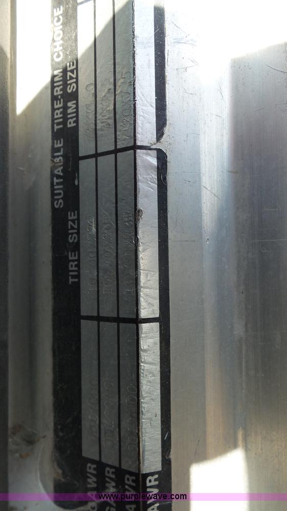 image for item L4773 1988 Peterbilt 377 semi truck