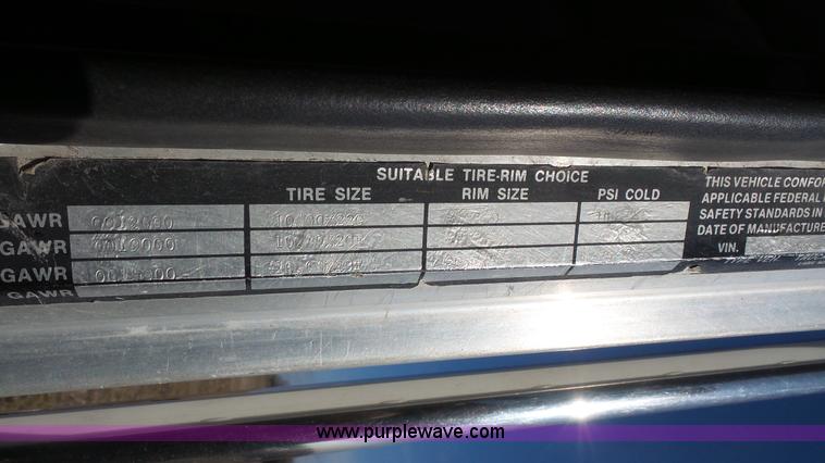 image for item L4773 1988 Peterbilt 377 semi truck