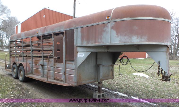 image for item L5582 1980 WW livestock trailer