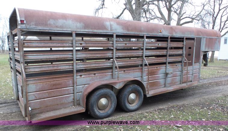 image for item L5582 1980 WW livestock trailer
