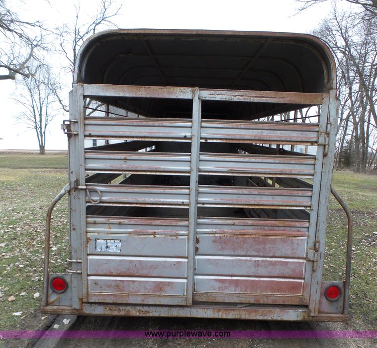 image for item L5582 1980 WW livestock trailer