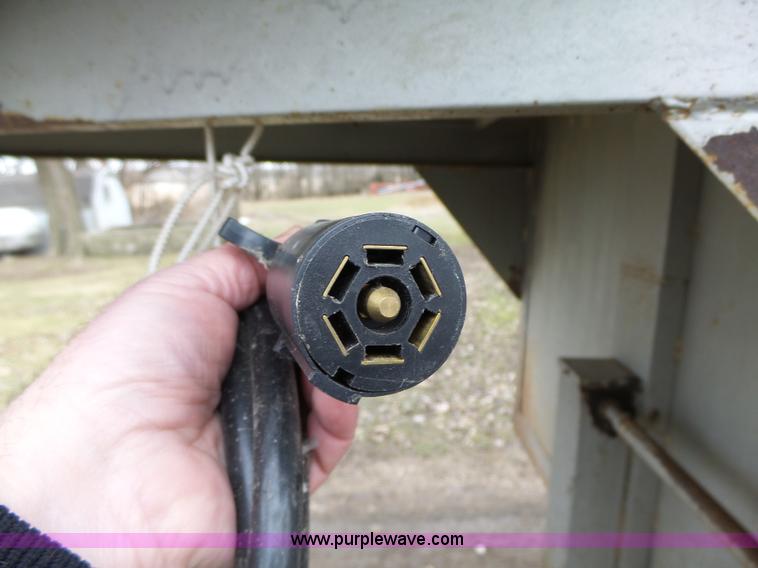 image for item L5582 1980 WW livestock trailer