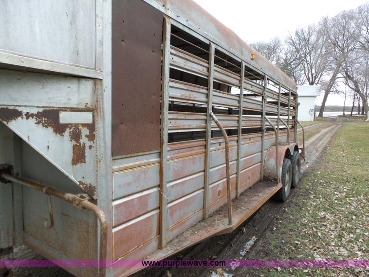 image for item L5582 1980 WW livestock trailer