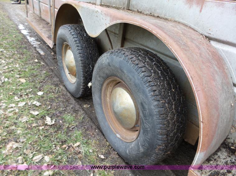 image for item L5582 1980 WW livestock trailer