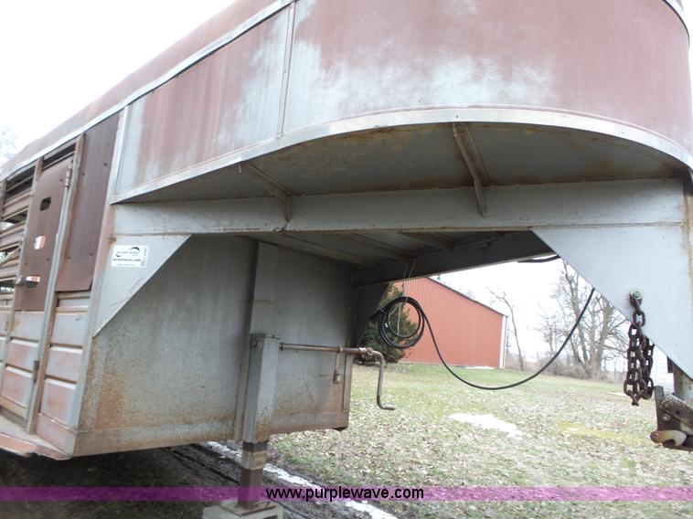 image for item L5582 1980 WW livestock trailer