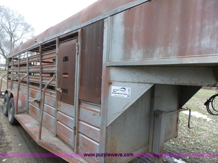 image for item L5582 1980 WW livestock trailer