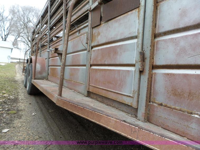 image for item L5582 1980 WW livestock trailer