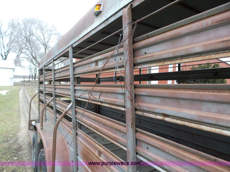 image for item L5582 1980 WW livestock trailer
