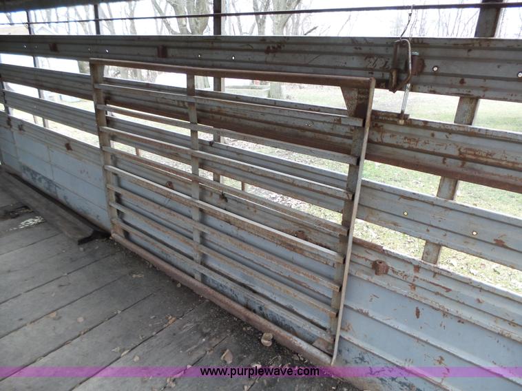 image for item L5582 1980 WW livestock trailer