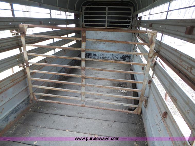 image for item L5582 1980 WW livestock trailer