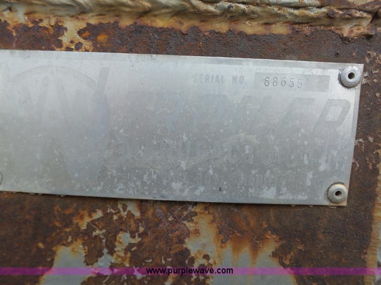 image for item L5582 1980 WW livestock trailer