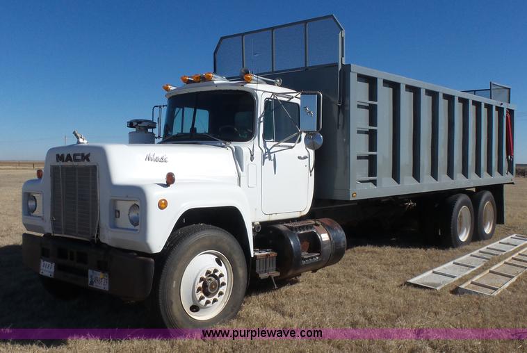 image for item L6213 1982 Mack grain truck