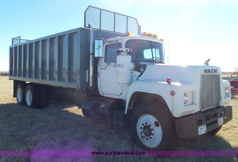 image for item L6213 1982 Mack grain truck