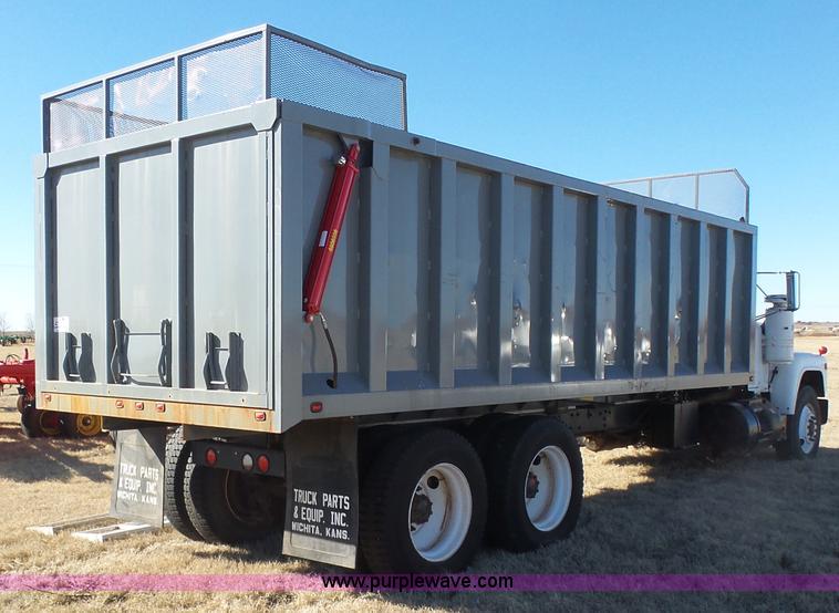 image for item L6213 1982 Mack grain truck