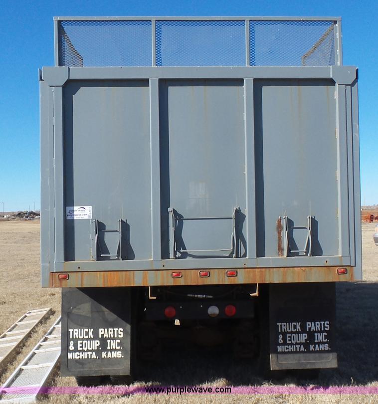 image for item L6213 1982 Mack grain truck