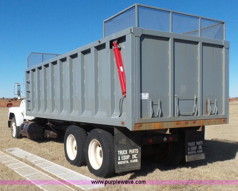 image for item L6213 1982 Mack grain truck