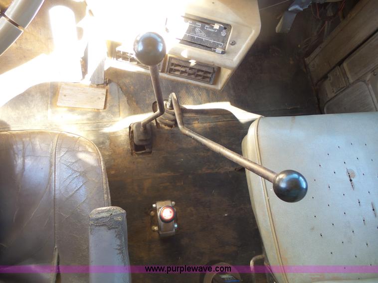 image for item L6213 1982 Mack grain truck