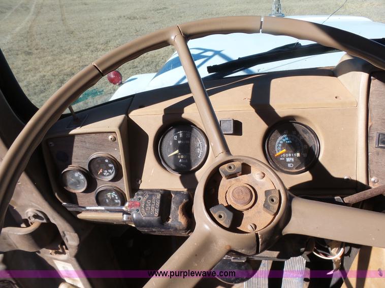 image for item L6213 1982 Mack grain truck