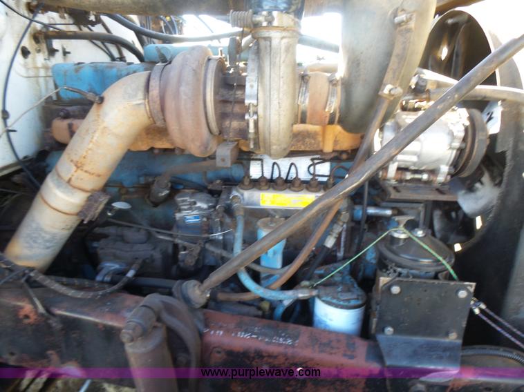 image for item L6213 1982 Mack grain truck