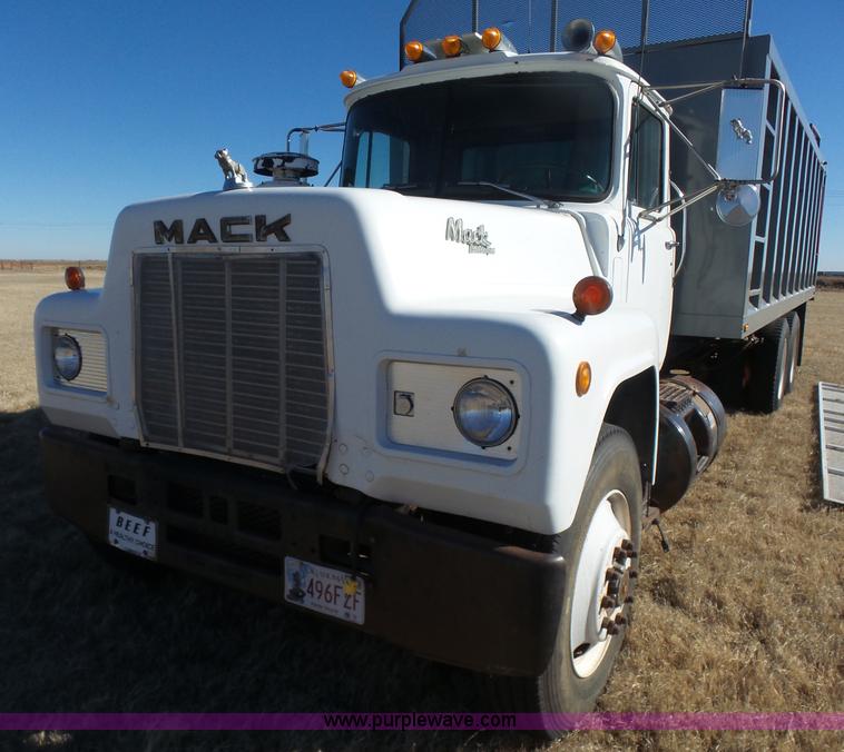 image for item L6213 1982 Mack grain truck