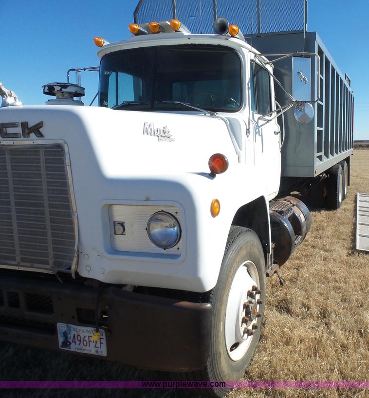 image for item L6213 1982 Mack grain truck