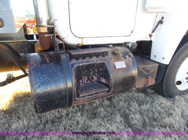 image for item L6213 1982 Mack grain truck