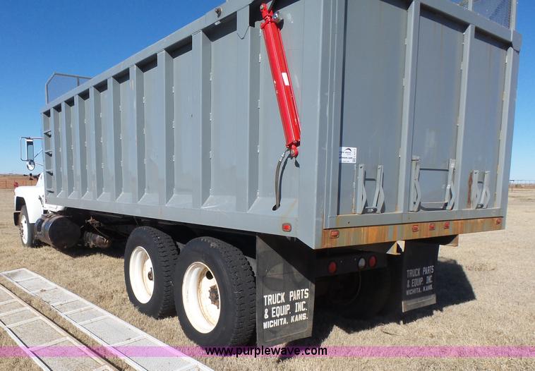 image for item L6213 1982 Mack grain truck