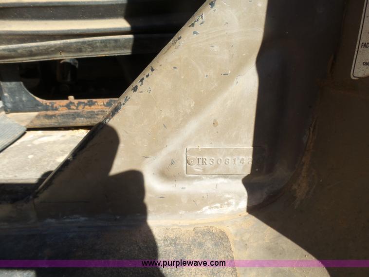 image for item L6213 1982 Mack grain truck