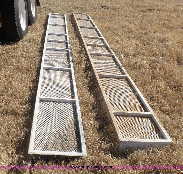 image for item L6213 1982 Mack grain truck