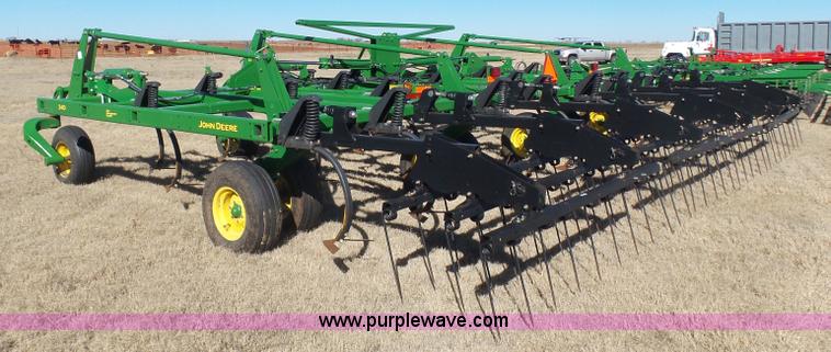 image for item L6215 John Deere 2410 chisel plow