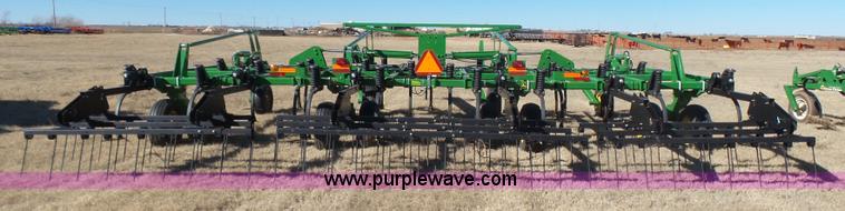 image for item L6215 John Deere 2410 chisel plow