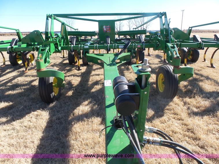 image for item L6215 John Deere 2410 chisel plow